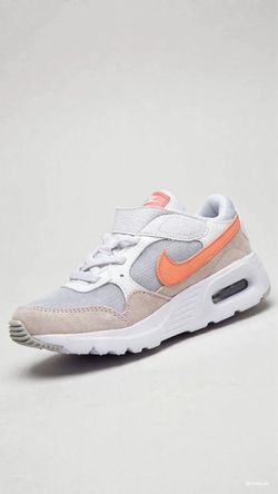 Girl Nike Air Max
