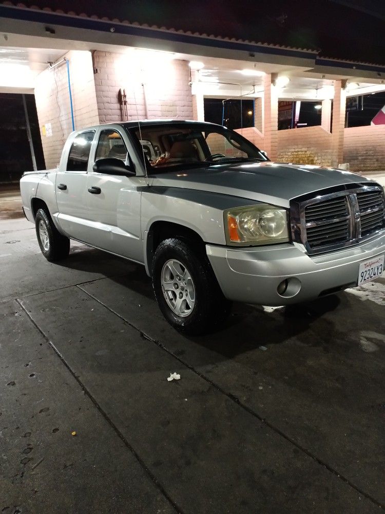 2006 Dodge Dakota