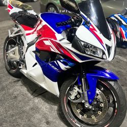 Homda CBR  600 RR