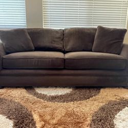 Lazy Boy Sofa With Nail Heads On Arms