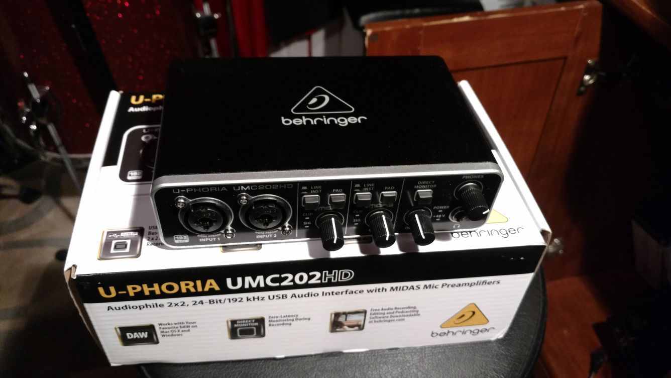 Beringer U-Phoria UMC202H Audio Interface