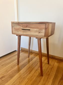 Mid-Century Modern Wood Nightstand/ Side Table
