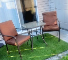 Patio set with 2 chairs and glass table