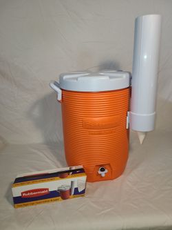 5 gal Rubbermaid drink cooler