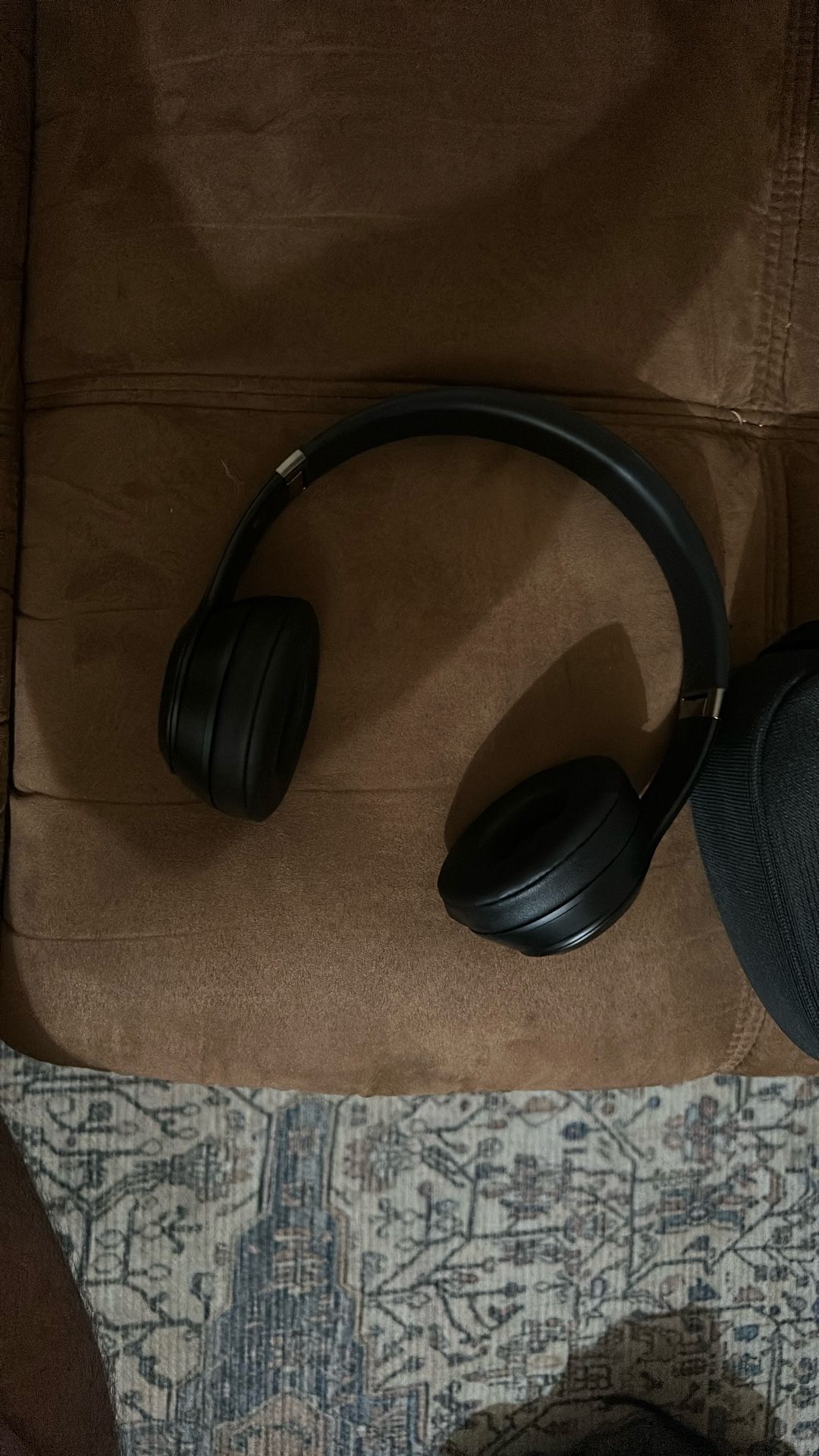 Beats , Headphones , Gym . Earbuds , Music