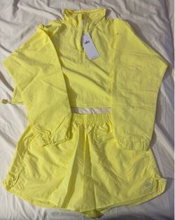 Alo Yoga Two-Piece Set Half-Zip Top and Shorts