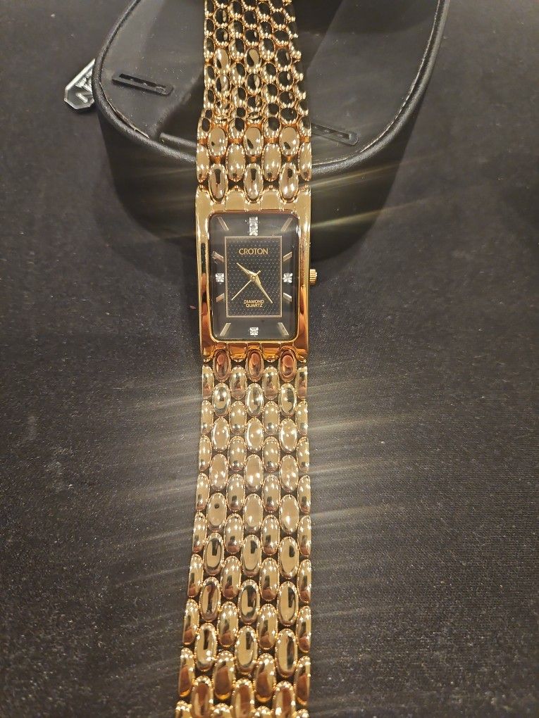 MENS CROTON GOLD TONE WATCH