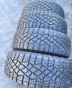 275/70/18 Goodyear 📍📍 Vendo un set de llantas con 80% de vida las 4 📍🌟