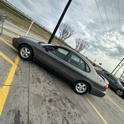 2005 Ford Taurus