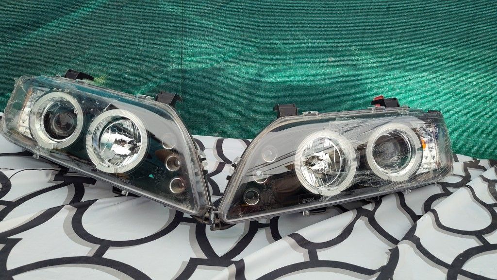 1(contact info removed) Black Dual Halo Projector Headlights For BMW E39 5-Series 528i/540i