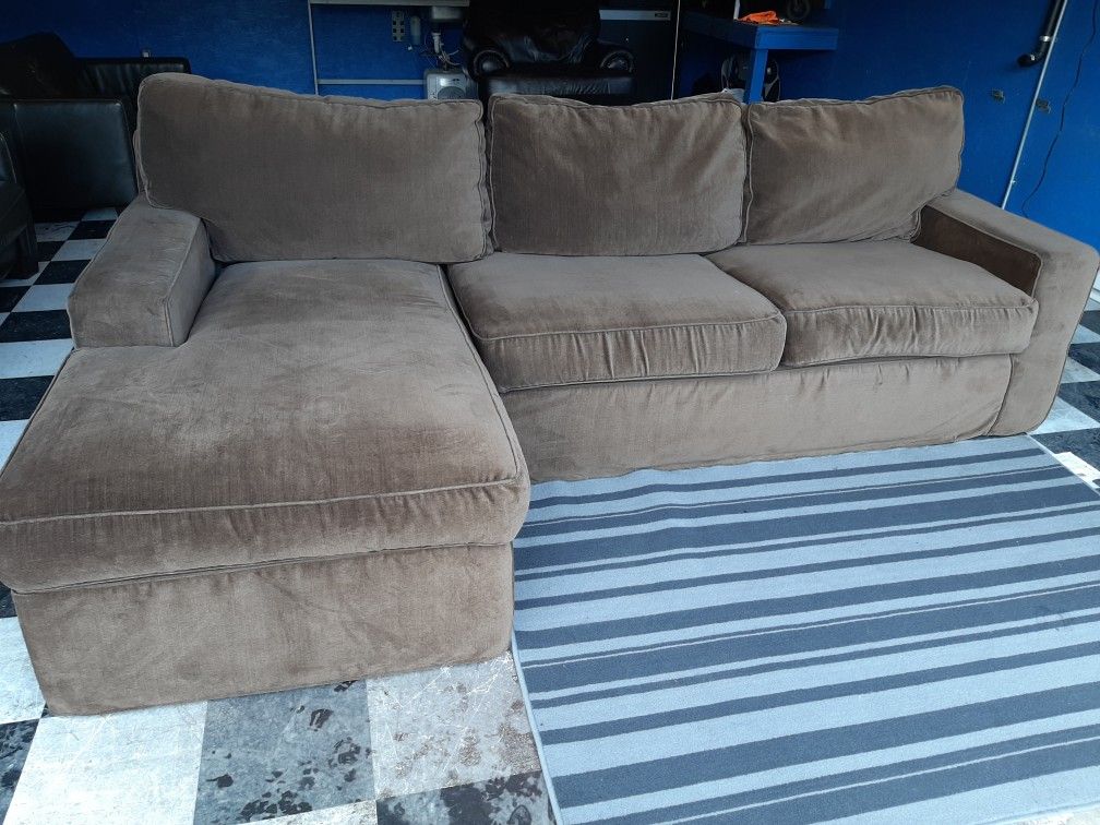 Excellent sectional couch in great condition