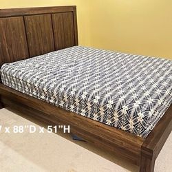 Macy’s Avondale Queen Size Bed
