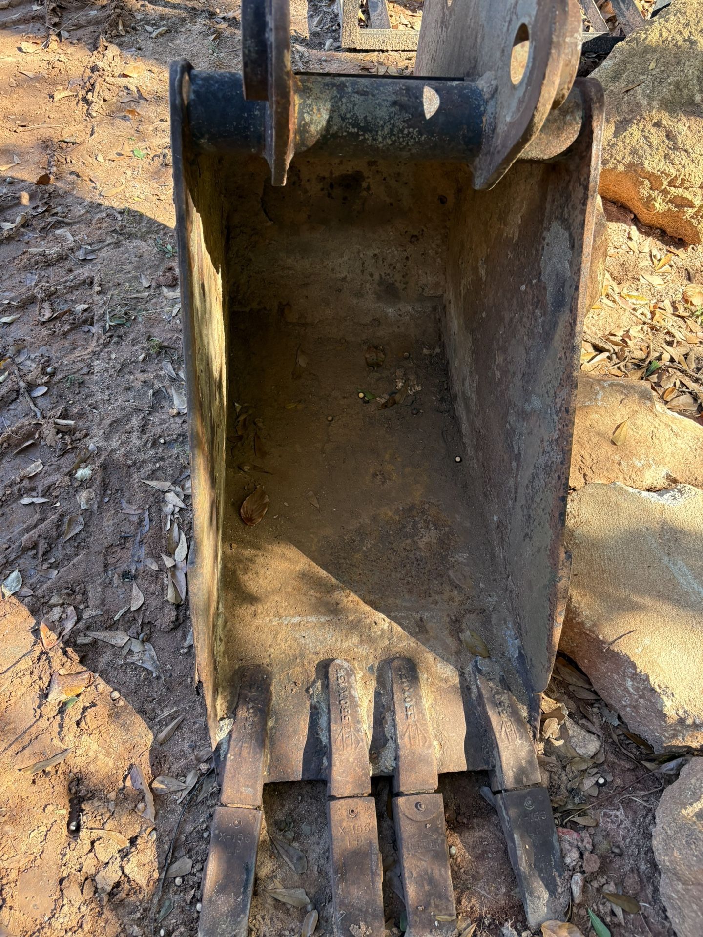 Hensley 16” Excavator Bucket