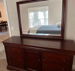 Queen bedroom set