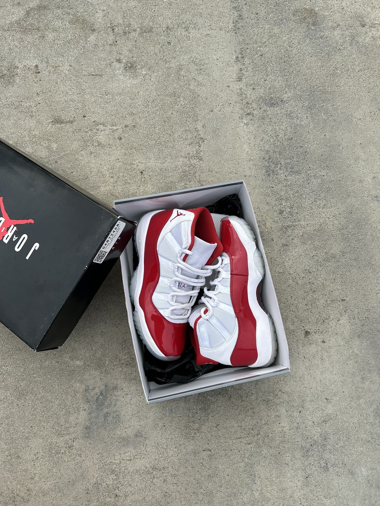 Jordan 11 Cherry Size 8M