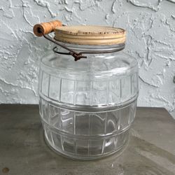 ANCHOR HOCKING Vintage 1-Gallon Glass/Tin Barrel Handled Pickle/Cookie Jar