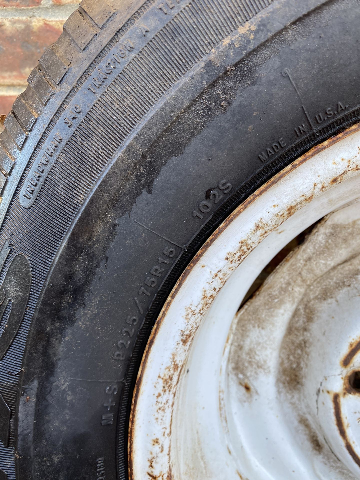5 Lug Steel Rim With Tire P225/75R15 for Sale in Arlington, TX - OfferUp