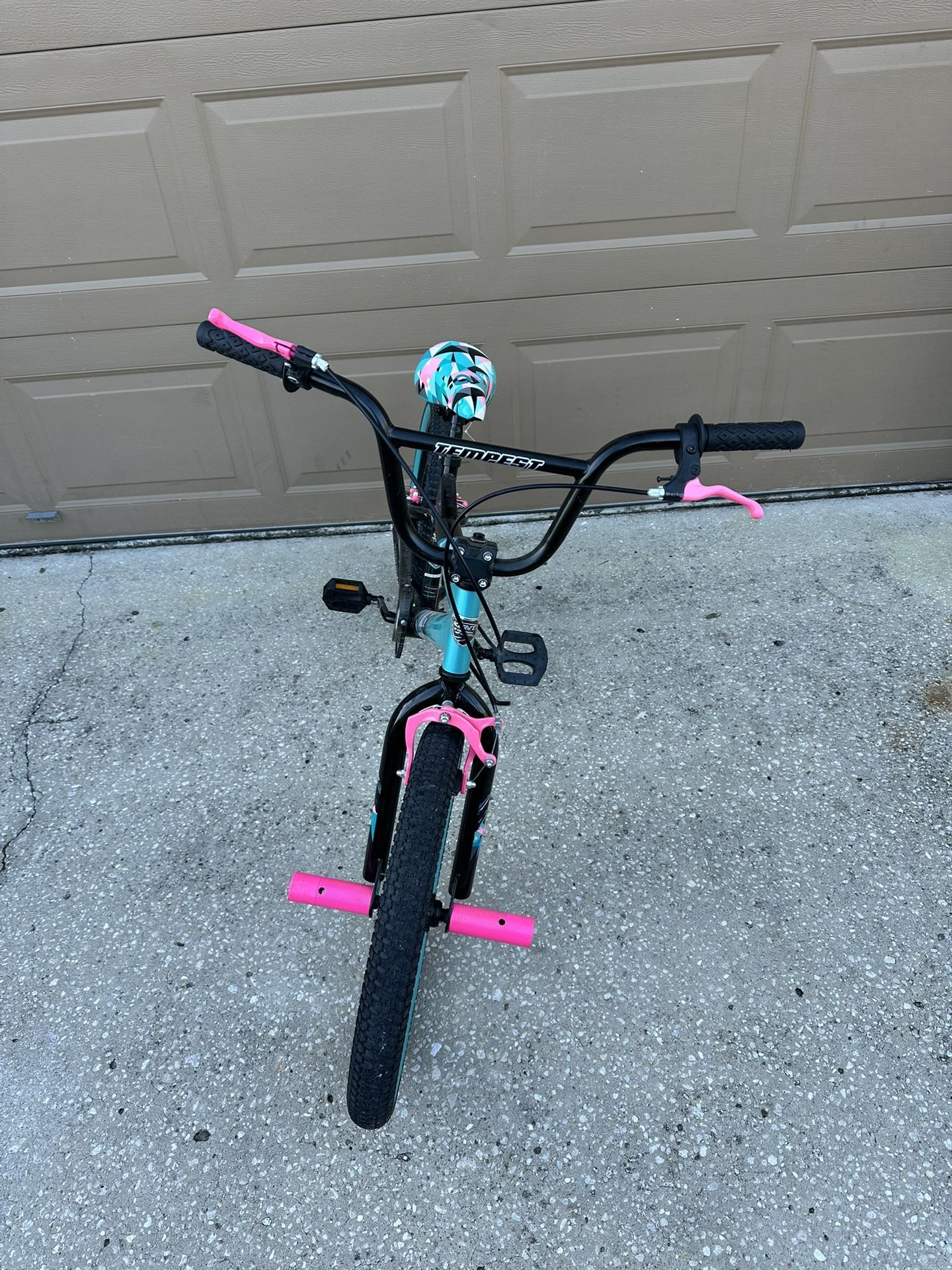 Kent Bicycle Tempest Freestyle Bike , 20" Inch Wheels, Black/Aqua Outdoor Exercise Fun Man Woman Boy Girl