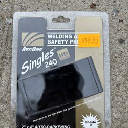 Auto-darkening welding filter