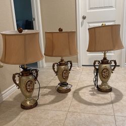 3 Decorative Lamps 