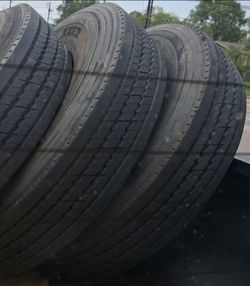 Good Year Recap Tralier Tires