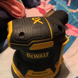 20V Max Xr Cordless Brushless Orbital Sander 