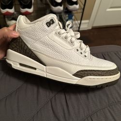 Jordan 3 mocha size 9.5 men’s