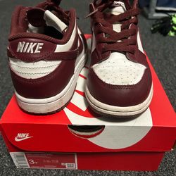 Nike dunks kids shoe size 3