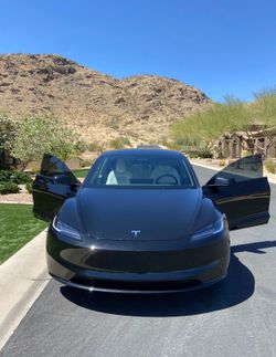 2025 Tesla Model 3 Long Range –Low Miles – Excellent Condition