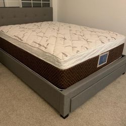 Queen Bed With Pillow Top  Mattress 