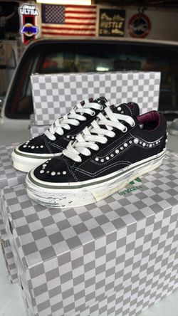 Vans pearlized marshmallow black size 5.5 , 7.5 , 8.5, 9.5 , 10.5 , 11.5