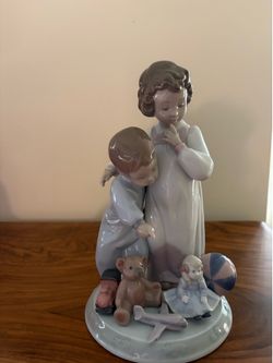 Lladro Figurine - see photos for description.