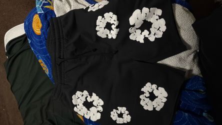 Demin tear shorts