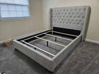 New box 5094LG-Q DAPHNE QUEEN BED light gray bed frame special