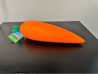 Carrot squeeezy  (Authentic) -needoh/squeezy toy