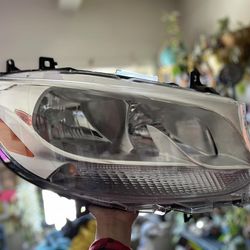 2022 Mercedes Benz Sprinter Headlights 