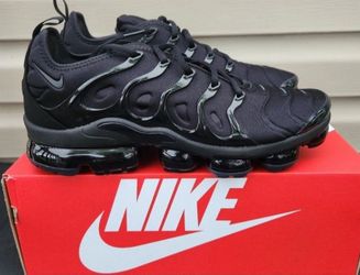 Nike air vapormax plus triple black