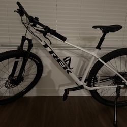 2025Trek Marlin 7 For Sale