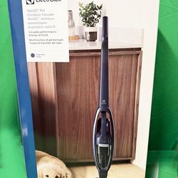 New, Firm, Electrolux WellQ7 Pet Cordless 2-in-1 Vacuum Cleaner, Indigo Blue