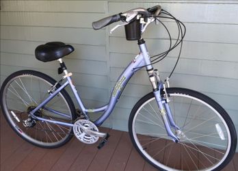 Diamondback Comfort Bicycle (Premium Condition)