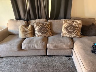 Couch (goose feathers )