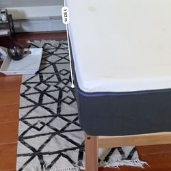 Queen Size Mattress With Washable Cover 