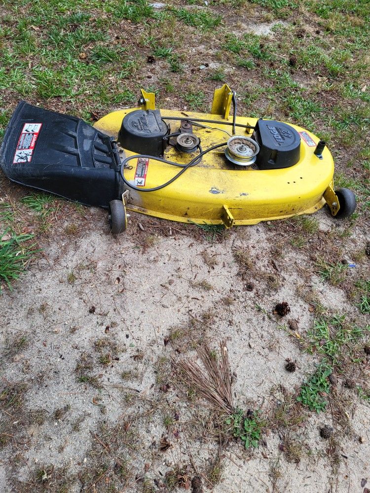John Deere 💯 series riding Mower 42"deck