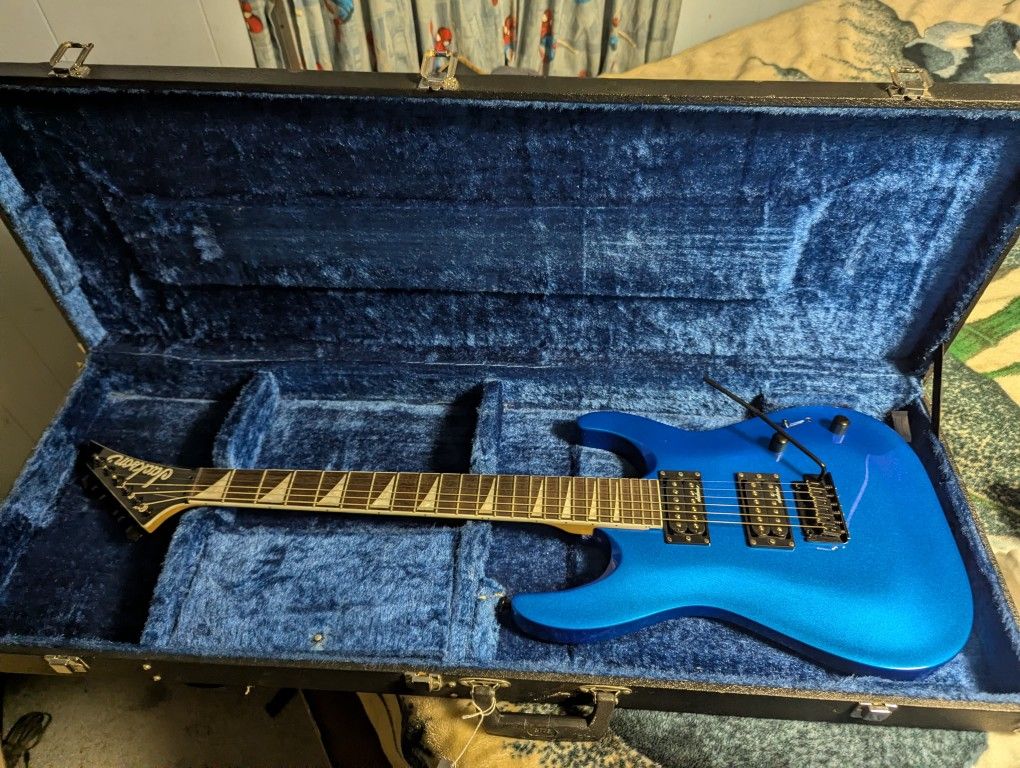 Jackson JS Series Dinky Arch Top JS22 DKA / Hard Case