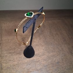 Small Bracelet About 8inches Long Costume Jewelry 