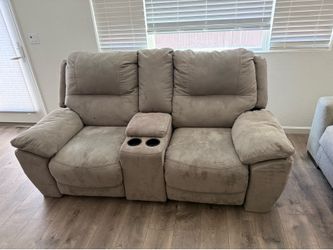 Electric recliner loveseat with USB charging port