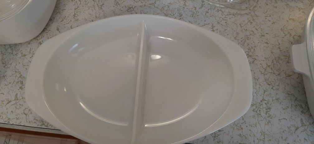 Pyrex 1083 Milk Glass Divided Dish 1.5 Quart