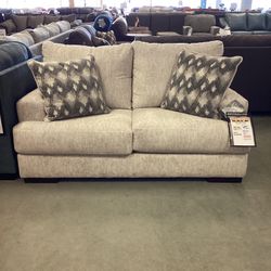 Caretti Loveseat 