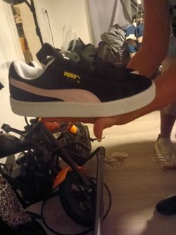 Puma Suede Low-Top Sneakers