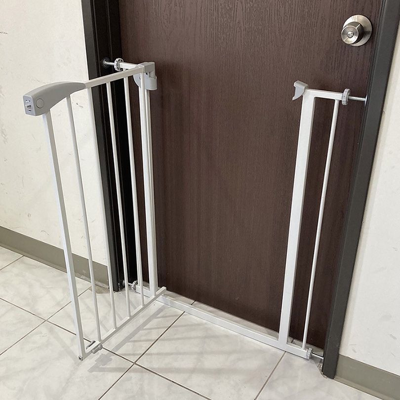 (New in box) $40 Baby Gate 35-inch Tall for 29-32 inches Wide Doorways Stairs, Walk Thru Metal Pet Dog Safety Fence